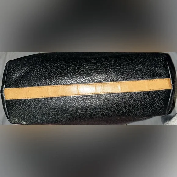 Christian Dior EUC Vintage Black Pebbled Leather Shoulder Bag - Picture 4 of 9